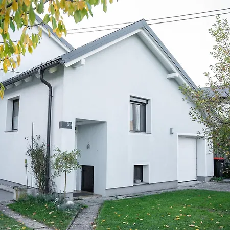 Ferienwohnung Nussbaumblick Ottensheim Exterior photo